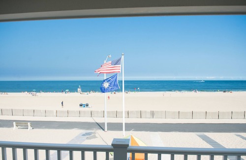 Manasquan House | The Atlantic Ocean Is Your Front Yard - Unparalleled Views - Step On To Sand!