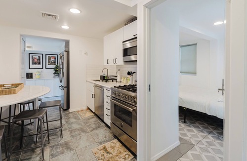 Asbury Park House | The Back Beat - 3BR, Beach, nightlife, On-sight Parking, Private Patio