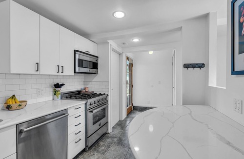 Asbury Park House | The Back Beat - 3BR, Beach, nightlife, On-sight Parking, Private Patio