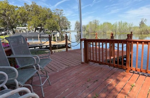Hernando Cottage | The Bamboo house on the lake
