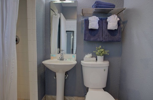 South Peninsula Historic District Hotel | The Beach House Inn
