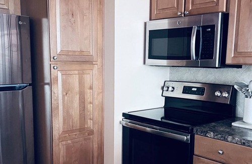 Palma del Mar Condo | THE BEACH IS WAITING! 5 mins to various beaches . Available April 15th 2024