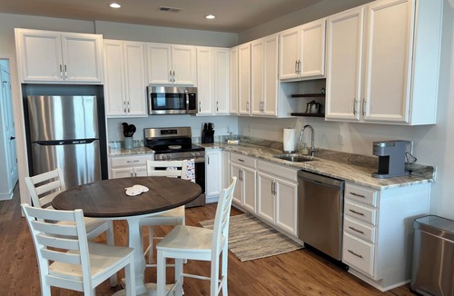 Issue Condo | The Beached Whale! 2-bedroom condo with seasonal pool access in Colonial Beach