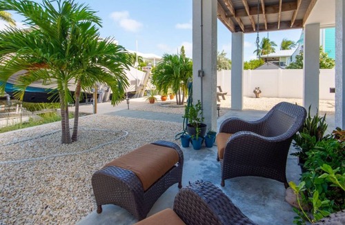 Ramrod Key House | The Bent Anchor-boat lift diving snorkeling fishing key deer 22 miles Key West