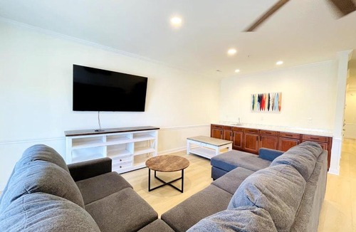Windy Hill Apartment | The best location Beautiful Ocean View 7BR pool