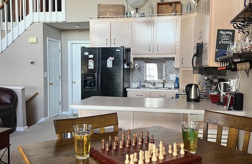 Milledgeville House | The BEST Views on Lake Sinclair -Newly renovated deck & outdoor space + Hot Tub!