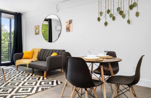 Virginia Highland Apartment | ~ The Billie ~ Cozy | Rooftop | Ponce City Market