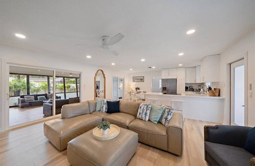 South Gate Ridge House | The Blue Conch – Family Friendly - Read About the 4th Bedroom - 3D Tour