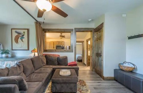 Woodfin Cottage | The Blue Door ~guest house