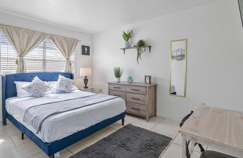 Fort Myers Apartment | 🐬THE BLUE OASIS🐬