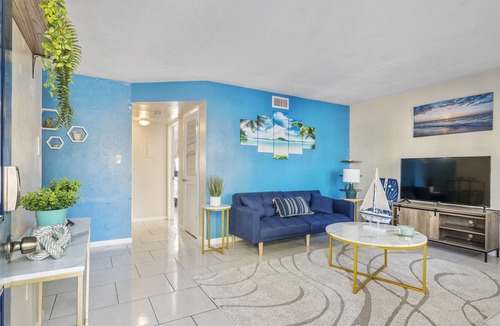 Fort Myers Apartment | 🐬THE BLUE OASIS🐬