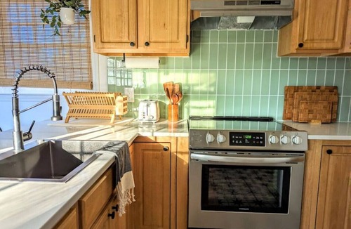 Wade Hampton House | The Bo-Home · Bohemian Tiny Home - Walk to Starbucks!