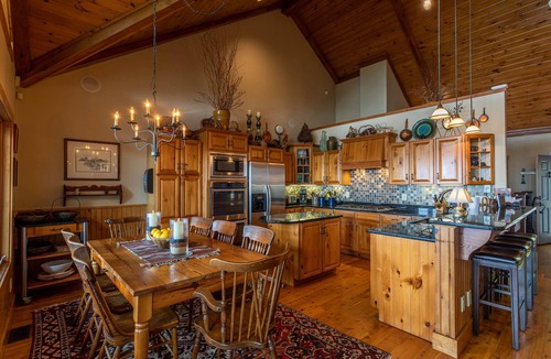 Boone House | The Boulders: 5 Suites | Hot Tub | 50mi Views | Pool Table | Sauna | Wet Bar | Dog Friendly!