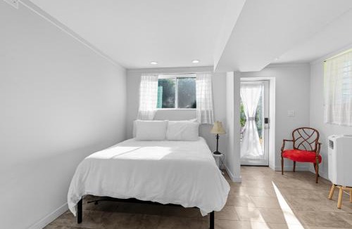 Athens House | The Briarcliff Suite