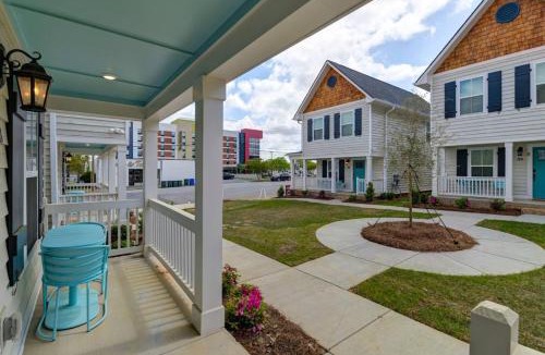 Columbia House | The Bull Cottage - DT COLA