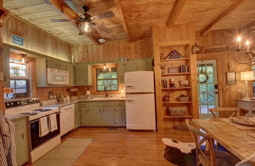 Clayton Cabin | The Cabin @ Possum Trot- A Rustic Chic Escape