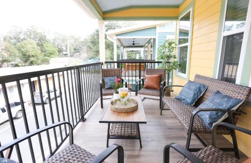 Pleasant Street House | The Champion's Suite Newly Built Upscale Central