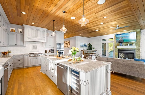 Mayhew House | The Chasestone - Breathtaking Home w/Heated Pool, Game Room & Optional Boat Rental