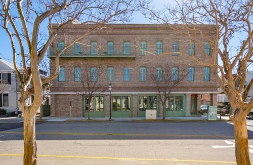 Cannonborough Elliotborough Apartment | The Chateau - By Charleston Vacays