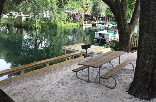 Weeki Wachee Gardens House | The Chuby Mermaid - Weeki Wachee River Access Waterfront with Paddlecraft