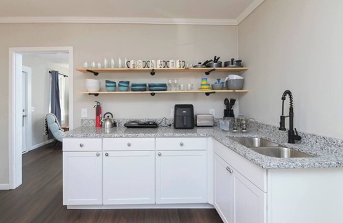 West Columbia House | The City Cottage