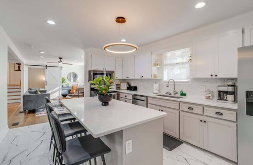 Columbia House | The Cola Gathering Spot | Sleeps 16 | 10 min to DT