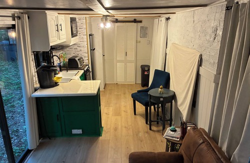 Jonesboro House | The Comfy-Cozy Camper