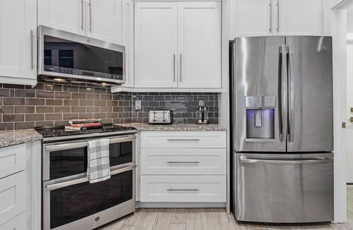 Pelican House | The Coral Reef Oasis