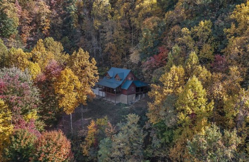 Smoky Mountains Cabin | The Cozy Bear - View, Theater Room & Arcade Game!