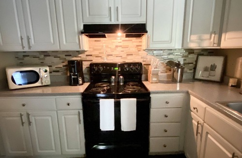 Sylvan Hills Apartment | The Cozy Get Away- 5 minutes away from Downtown Atlanta