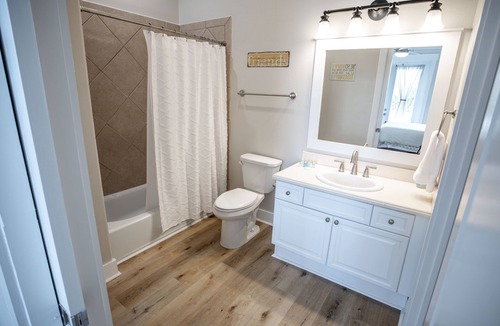 Waterside Village House | The Cozy Pearl - A Waterfront Luxury Vacation Home