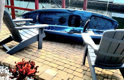 Matlacha House | The Crab Shack - Fully-equipped and Updated 2-bedroom Waterfront Vacation Rental