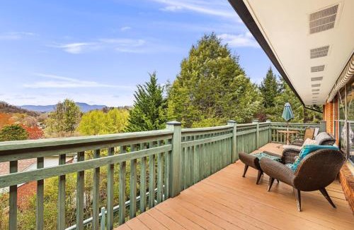 Canton Apartment | The Crows Nest - Apartment in Asheville near the Smoky Mountains!