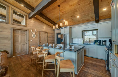 Ridges Over the Lake Cabin | The Day Hike | 3BR Modern Cabin in Blue Ridge, GA