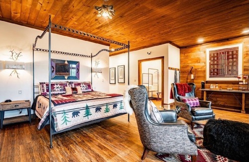 Blue Ridge Bed & Breakfast | The Dogwood Inn