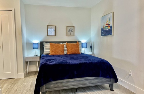 Bay Isle House | The Dolphin House