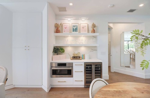 Lake Ida Shores Apartment | The Dream Delray/4 BR En-suite Pool Home
