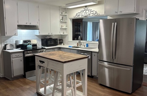 Tallahassee House | The Fuller House! Charming! Convenient! A straight drive to downtown!