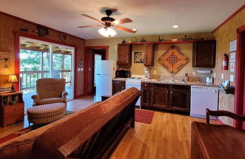 Sparta Cabin | "The Gameroom" 2 Bedroom 2 Bath Hillside Cabin with View