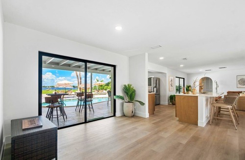 Palm Beach - West Palm Beach House | The Garden of Eden | Beautiful Villa w/Pool & Game Room