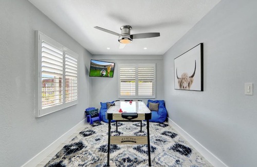 Miami Gardens House | The Gardens - Luxe, Pool, Mins to Hard Rock Stadium