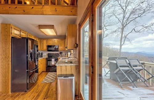 Hiawassee Cabin | The Gathering Place by Chatuge Home Concierge | Mountain Views · Lake Chatuge Views