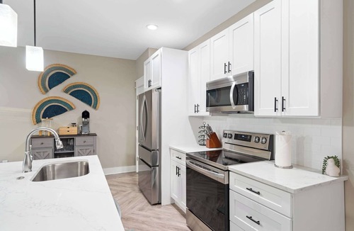 The Preserve On The Bay Apartment | The Golden Rule at SaltySusans - Pool & Pickleball
