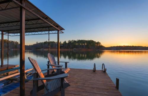 Gainesville House | The Goldeneye Getaway with Dock!