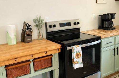 North Charleston House | The Green Haven Park Circle & Airport