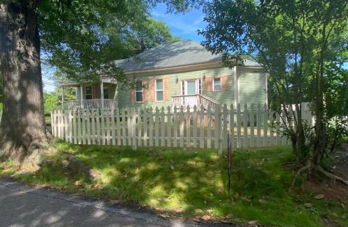 Newnan House | The Green house