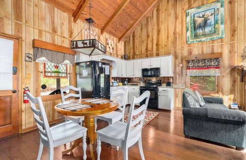 Blairsville Cabin | The Grey Moose Getaway