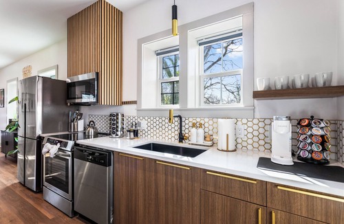 Pittsburgh House | The Groove House: Stylish Atlanta Escape