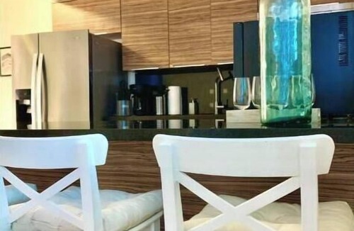 Coconut Grove Apartment | The Grove 3 10 minutes from the beach. In the heart of Coconut Grove/CocoWalk