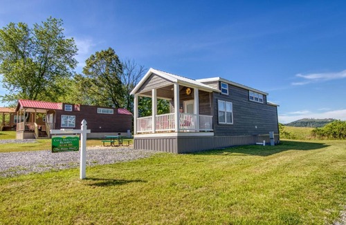 Sevierville House | The Happy Shack cottage